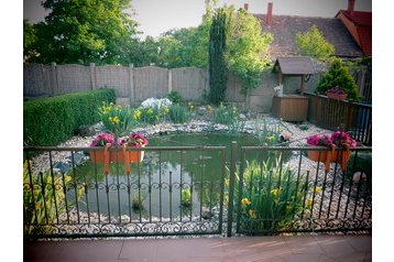 Hungrie Privát Sárvár, Extérieur